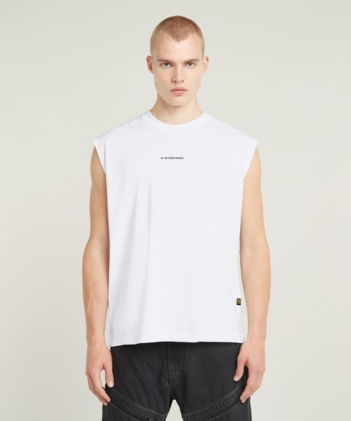 G-STAR(ジースター)の「BOXY T-SHIRT/オーバーサイズワンポイントスリーブレスTシャツ(Tシャツ/カットソー・メンズ・ダークブラック/ホワイト・SMALL/MEDIUM/LARGE/X-LARGE/X-SMALL)」の2枚目の写真