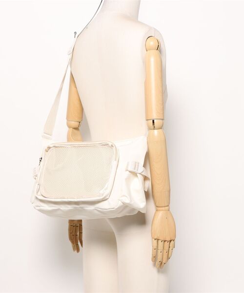 Mignonjour（ミニョンジュール）の「FReePLACe/推し活 オタ 痛 ショルダーバッグ X12411（ショルダーバッグ・レディース・ブラック/ホワイト・FREE）」の8枚目の写真