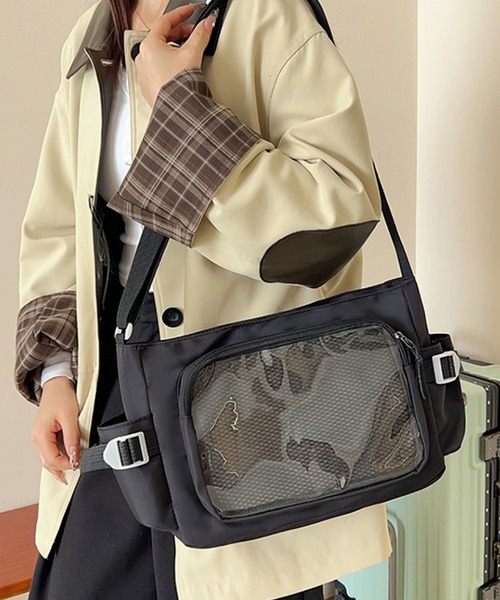 Mignonjour（ミニョンジュール）の「FReePLACe/推し活 オタ 痛 ショルダーバッグ X12411（ショルダーバッグ・レディース・ブラック/ホワイト・FREE）」の2枚目の写真