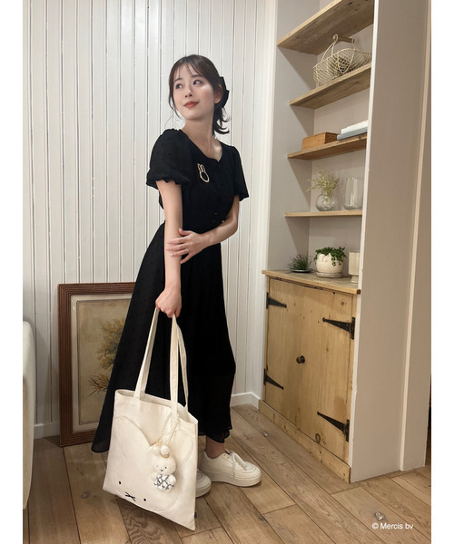 レア❗️美品♡ほぼ未使用♡familiar ワンピース セール】 【Eternal Line 2024】トリアセサテンボウタイフレア