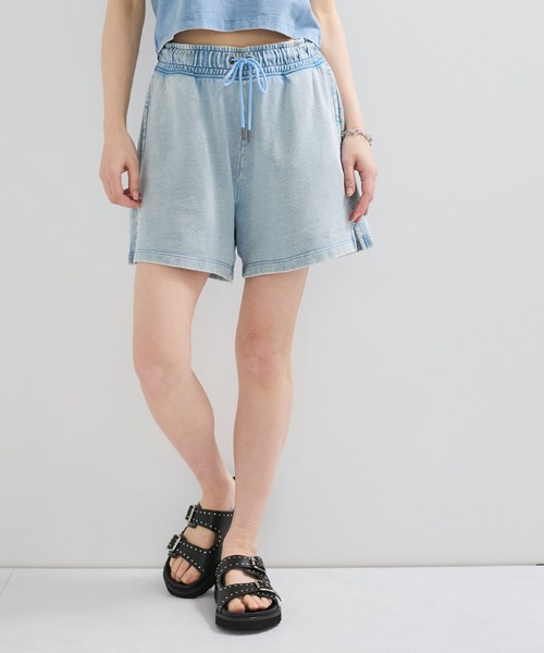 GUESS JEANS(ゲスジーンズ)の「【GUESS(ゲス)】REG EMBRO SHORTS(デニムパンツ・レディース・ブルー系その他4/ブラック/ミント/レッド系その他2・FREE)」の3枚目の写真