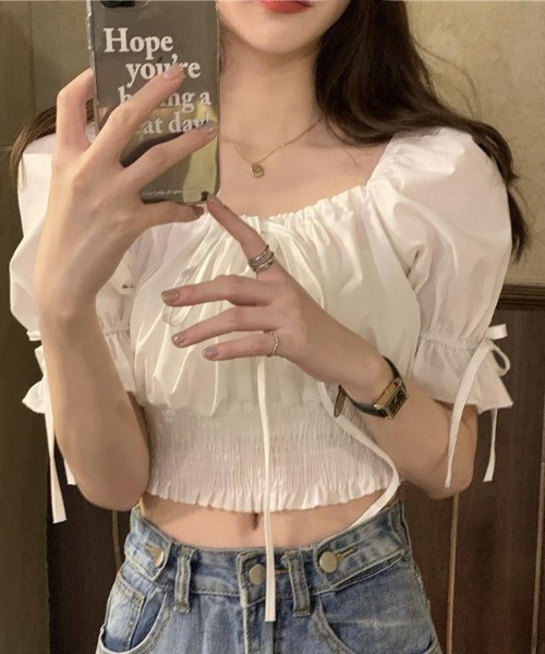 Teem Store(チームストア)の「スクエアネックリボンクロップドシャーリング半袖ブラウス 春夏ブラウス(シャツ/ブラウス・レディース・ホワイト/サックスブルー・S/M/L)」の1枚目の写真