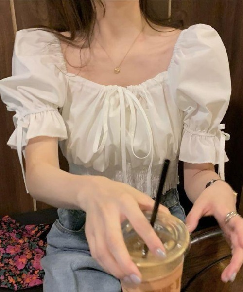 Teem Store(チームストア)の「スクエアネックリボンクロップドシャーリング半袖ブラウス 春夏ブラウス(シャツ/ブラウス・レディース・ホワイト/サックスブルー・S/M/L)」の6枚目の写真