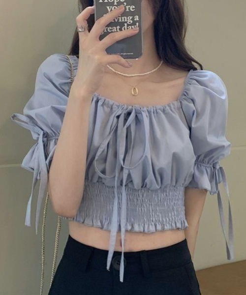 Teem Store(チームストア)の「スクエアネックリボンクロップドシャーリング半袖ブラウス 春夏ブラウス(シャツ/ブラウス・レディース・ホワイト/サックスブルー・S/M/L)」の11枚目の写真