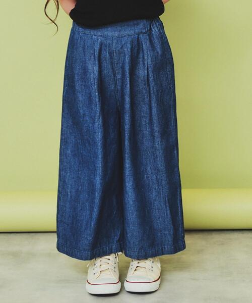 THE SHOP TK （ザ ショップ ティーケー ）の「【120-150】デニム＆花柄スカーチョ/ママとおそろい・洗濯機OK（その他パンツ・キッズ・ブラック系/サックスブルー/ネイビー・12/15 /13/14）」の2枚目の写真