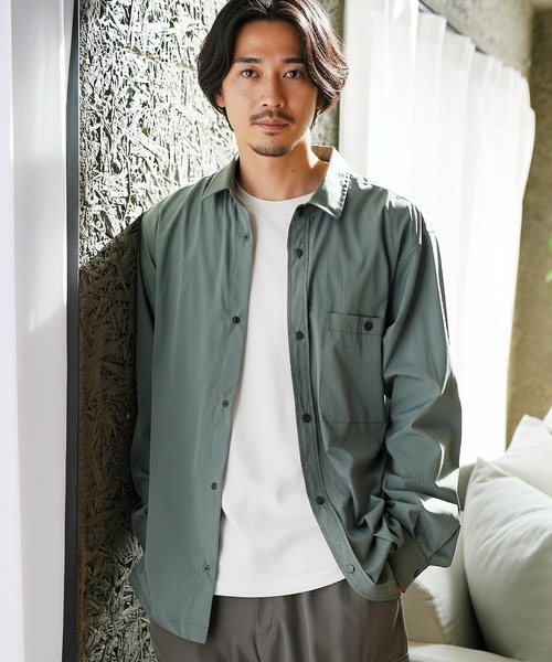 jiggys shop（ジギーズショップ）の「ポリエステルタフタ スナップボタン テックシャツ（シャツ/ブラウス・メンズ・チャコールグレー/カーキ/ブラック/ベージュ・MEDIUM/SMALL/X-LARGE/LARGE）」の2枚目の写真