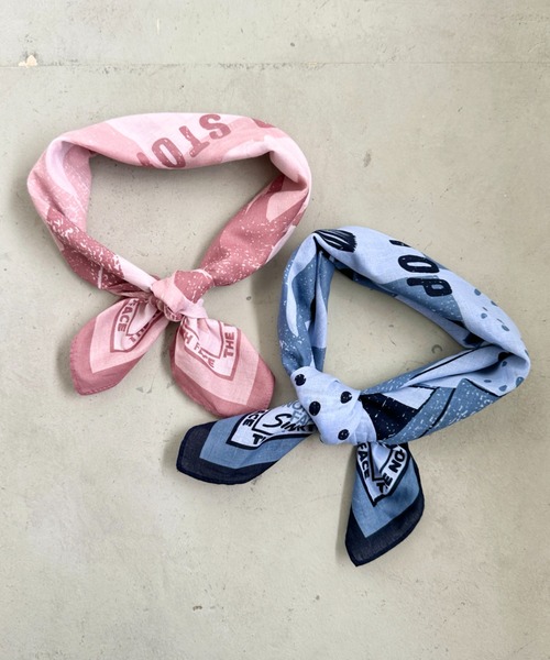 THE NORTH FACE(ザノースフェイス)の「THE NORTH FACE(ザ・ノースフェイス)/コットン プリント バンダナ スカーフ/BANDANA_PINE CONE(バンダナ/スカーフ・レディース・ネイビー/ピンク・FREE)」の13枚目の写真