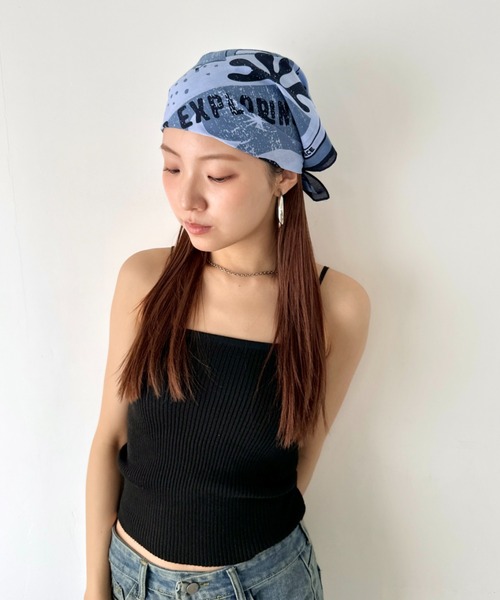 THE NORTH FACE(ザノースフェイス)の「THE NORTH FACE(ザ・ノースフェイス)/コットン プリント バンダナ スカーフ/BANDANA_PINE CONE(バンダナ/スカーフ・レディース・ネイビー/ピンク・FREE)」の7枚目の写真
