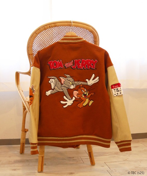 トムとジェリー キャッチアンドラン スタジャン (L) キャラジャン アパレル トムとジェリー キャッチアンドラン スタジャン (L) キャラ