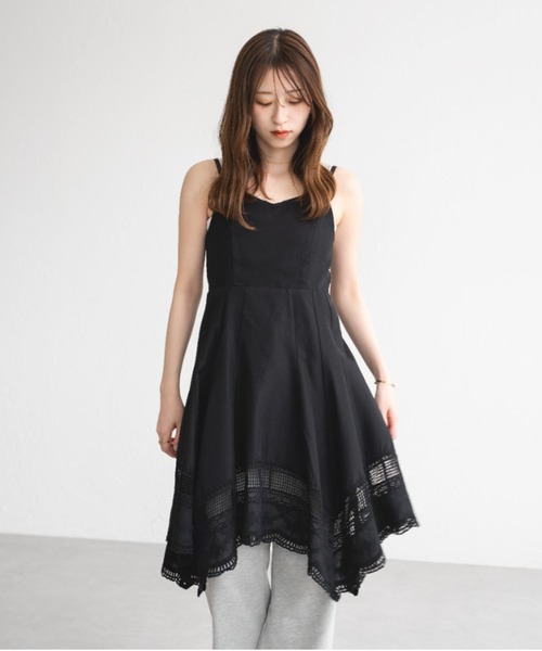 raffime（ラフィミー）の「コットンレースイレヘムキャミソールワンピース（ワンピース・レディース・オフホワイト/ブラック・フリー）」の16枚目の写真
