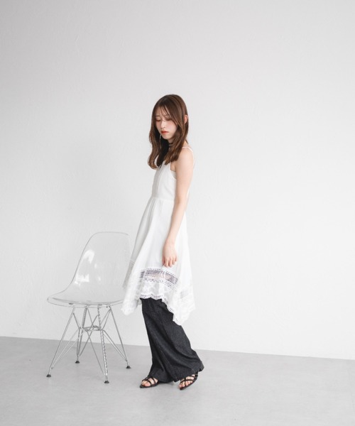 raffime（ラフィミー）の「コットンレースイレヘムキャミソールワンピース（ワンピース・レディース・オフホワイト/ブラック・フリー）」の5枚目の写真