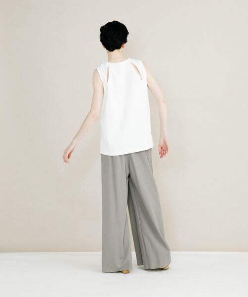 LAATO（ラート）の「slit no sleeve tee（タンクトップ・レディース・ナチュラル/ホワイト・FREE）」の12枚目の写真