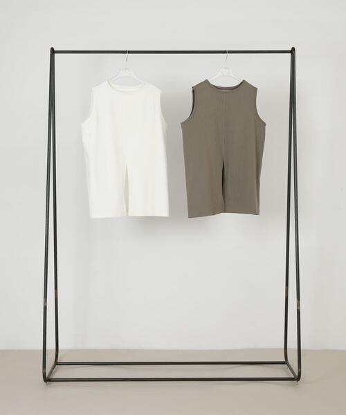 LAATO（ラート）の「slit no sleeve tee（タンクトップ・レディース・ナチュラル/ホワイト・FREE）」の9枚目の写真