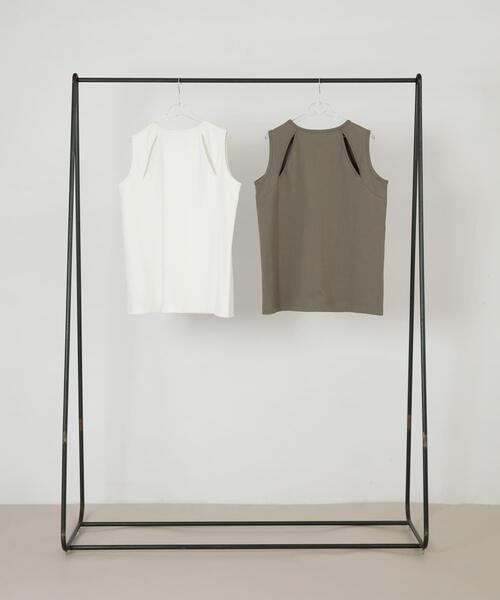 LAATO（ラート）の「slit no sleeve tee（タンクトップ・レディース・ナチュラル/ホワイト・FREE）」の8枚目の写真