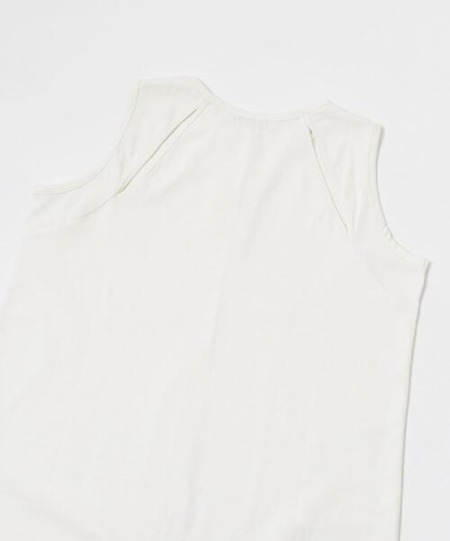 LAATO（ラート）の「slit no sleeve tee（タンクトップ・レディース・ナチュラル/ホワイト・FREE）」の4枚目の写真