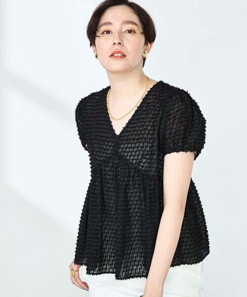 NOLLEY’S(ノーリーズ)の「カットジャガードペプラムブラウス(シャツ/ブラウス・レディース・ブラック/ネイビー/オフホワイト・38)」の3枚目の写真