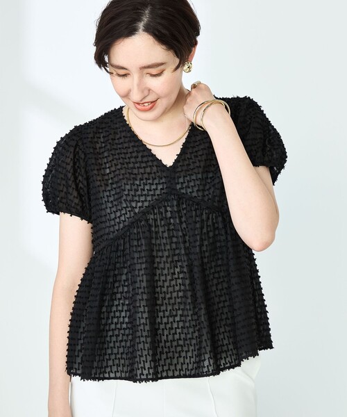 NOLLEY’S(ノーリーズ)の「カットジャガードペプラムブラウス(シャツ/ブラウス・レディース・ブラック/ネイビー/オフホワイト・38)」の17枚目の写真