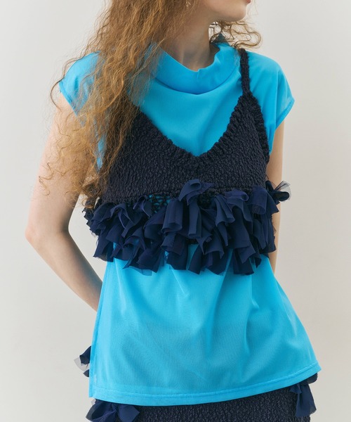 J1U by LA BELLE ETUDE(ジユウバイラベルエチュード)の「ワイドハイネックダブルチュールTOPS(Tシャツ/カットソー・レディース・ホワイト/ブラウン/ブラック/ライトブルー・FREE)」の2枚目の写真