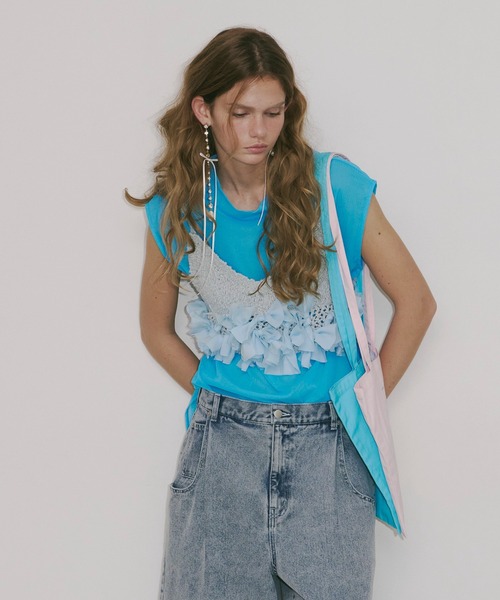 J1U by LA BELLE ETUDE(ジユウバイラベルエチュード)の「ワイドハイネックダブルチュールTOPS(Tシャツ/カットソー・レディース・ホワイト/ブラウン/ブラック/ライトブルー・FREE)」の20枚目の写真