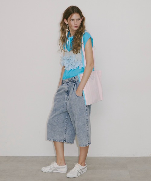 J1U by LA BELLE ETUDE(ジユウバイラベルエチュード)の「ワイドハイネックダブルチュールTOPS(Tシャツ/カットソー・レディース・ホワイト/ブラウン/ブラック/ライトブルー・FREE)」の6枚目の写真