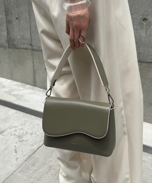 mline（エムライン）の「loti ビーンズフラップショルダーバッグ（ショルダーバッグ・レディース・ブラック/カーキ/アイボリー・FREE）」の12枚目の写真