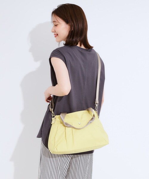 SHOO・LA・RUE(シューラルー)の「【撥水】ポケットタック2WAYトートバッグ(トートバッグ・レディース・ブラック/ベージュ/イエロー・00)」の10枚目の写真