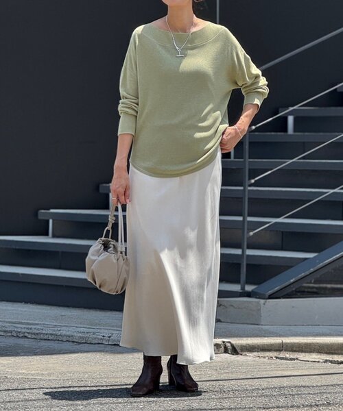 BEARDSLEY（ビアズリー）の「トロミボートネックニット（ニット/セーター・レディース・カーキ/ブラック・FREE）」の3枚目の写真