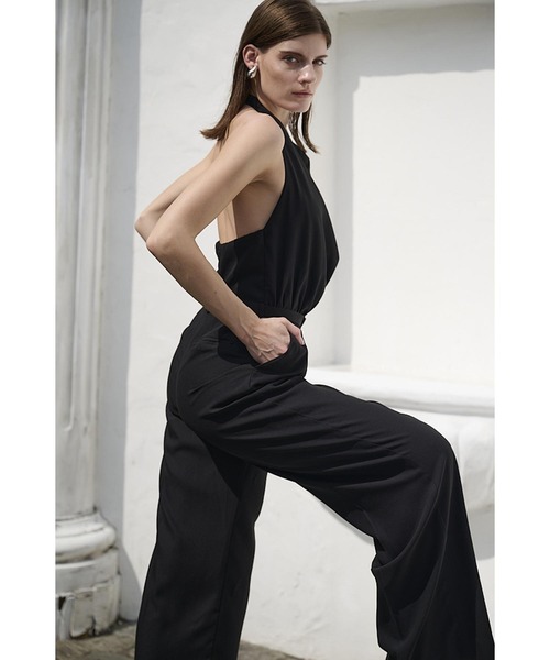 Estella.K(エステラケー)の「Helena Belted Jumpsuit ホルタ―ドレープジャンプスーツ(サロペット/オーバーオール・レディース・ライトグリーン/ブラック・FREE)」の5枚目の写真