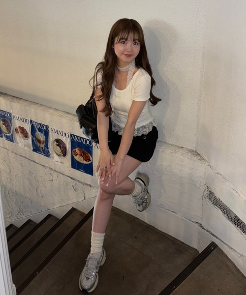 mellowneon(メロウネオン)の「タイ付きレースドッキングTシャツ(Tシャツ/カットソー・レディース・アイボリー/ブラック/グレー・FREE)」の6枚目の写真