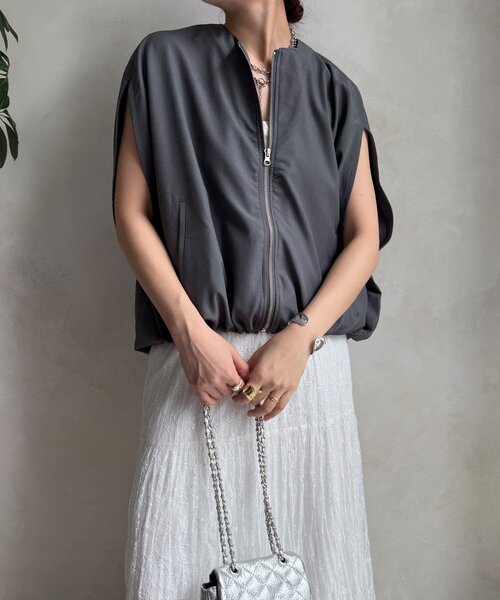 DouDou(ドゥドゥ)の「【WEB限定】サークルドレープベスト(ベスト・レディース・グレー/ブラック・FREE)」の1枚目の写真