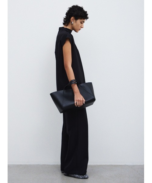 Mila Owen(ミラオーウェン)の「メタルボリュームカーブイヤリング(イヤリング・レディース・ゴールド/シルバー・F)」の9枚目の写真