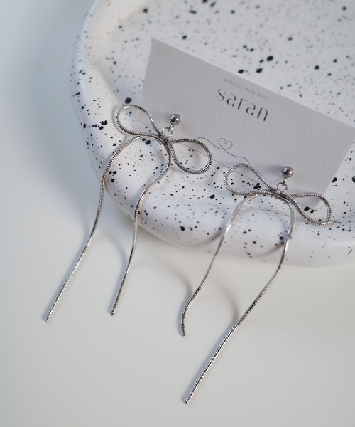 CERCA(チェルカ)の「saran jewelry/ミディアム リボンチェーン ピアス(ピアス(両耳用)・レディース・シルバー/ゴールド・FREE)」の1枚目の写真