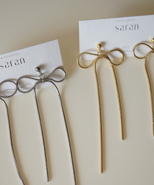 CERCA(チェルカ)の「saran jewelry/ミディアム リボンチェーン ピアス(ピアス(両耳用)・レディース・シルバー/ゴールド・FREE)」の3枚目の写真