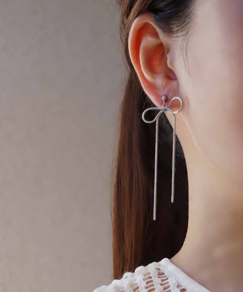 CERCA(チェルカ)の「saran jewelry/ミディアム リボンチェーン ピアス(ピアス(両耳用)・レディース・シルバー/ゴールド・FREE)」の6枚目の写真