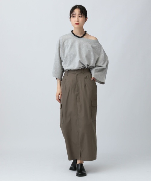 LEPSIM(レプシィム)の「オフショル6分袖スウェット 582462(スウェット・レディース・ブラック/オフホワイト/ライトグレー・FREE)」の9枚目の写真