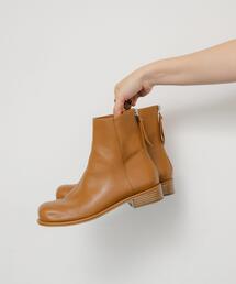 プランプトゥショートブーツ