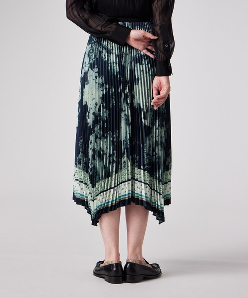 Paul Smith(ポールスミス)の「ウィメンズ "Travel Scarf" プリーツスカート / 255036 283SP(スカート・レディース・ネイビー・MEDIUM)」の7枚目の写真