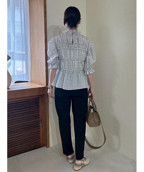 Mila Owen(ミラオーウェン)の「後ろゴムセンタープレステーパードパンツ(その他パンツ・レディース・ボルドー/チェック/ミント/アイボリー/ブラック・0/1/00/2)」の11枚目の写真