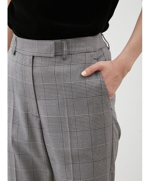 Mila Owen(ミラオーウェン)の「後ろゴムセンタープレステーパードパンツ(その他パンツ・レディース・ボルドー/チェック/ミント/アイボリー/ブラック・0/1/00/2)」の16枚目の写真