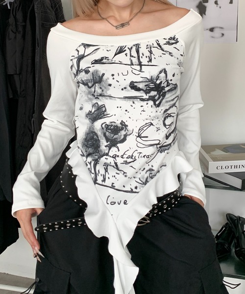 lilful（リルフル）の「Y2Kバタフライアートプリント オフショルダーフリルロンT（Tシャツ/カットソー・レディース・ブラック/ホワイト・S/M）」の16枚目の写真