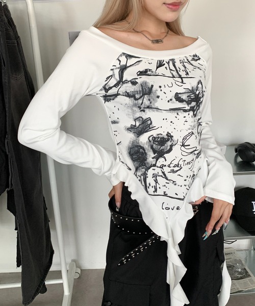 lilful（リルフル）の「Y2Kバタフライアートプリント オフショルダーフリルロンT（Tシャツ/カットソー・レディース・ブラック/ホワイト・S/M）」の17枚目の写真