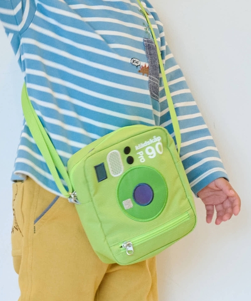 kladskap（クレードスコープ）の「TOYカメラ風ショルダーバッグ（ショルダーバッグ・キッズ・黄緑系/オレンジ・F）」の2枚目の写真