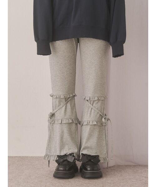 merry jenny(メリージェニー)の「フリルリブフレアパンツ(スウェットパンツ・レディース・グレー/ブラック・FREE)」の5枚目の写真