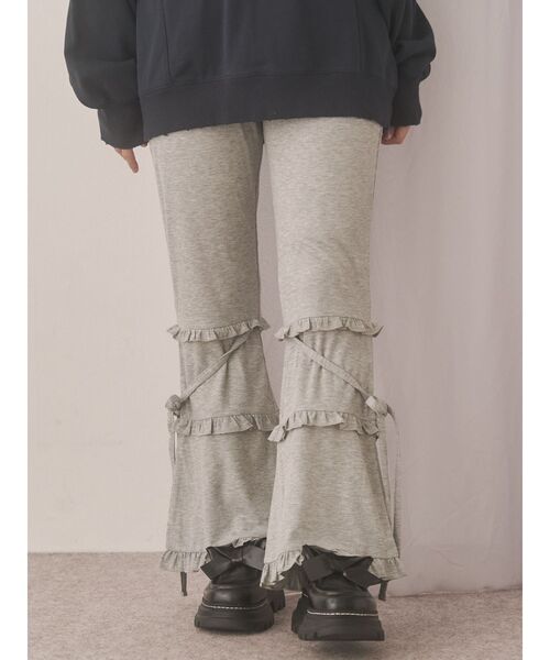 merry jenny(メリージェニー)の「フリルリブフレアパンツ(スウェットパンツ・レディース・グレー/ブラック・FREE)」の6枚目の写真