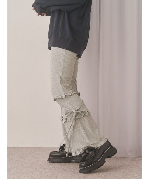 merry jenny(メリージェニー)の「フリルリブフレアパンツ(スウェットパンツ・レディース・グレー/ブラック・FREE)」の7枚目の写真