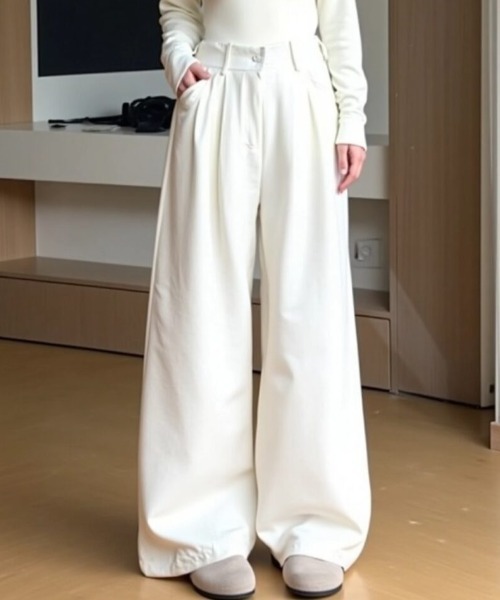 cammie(キャミー)の「サイドタックデザインパンツ(その他パンツ・レディース・ライトグレー/オフホワイト・F)」の5枚目の写真