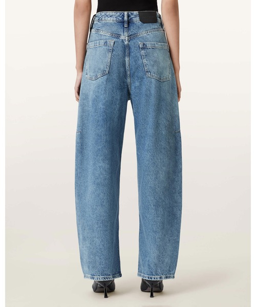 ALLSAINTS（オールセインツ）の「CARTER BARREL LEG JEANS | CARTER バレル レッグ ジーンズ（デニムパンツ・レディース・インディゴブルー・27/25/24/26）」の6枚目の写真