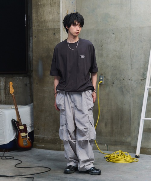 ILL'S(イルズ)の「マルチポケット ナイロンカーゴパンツ 裾ドローコード ワイドパンツ(カーゴパンツ・メンズ・グレー/チャコールグレー/ブラック・M/L)」の21枚目の写真
