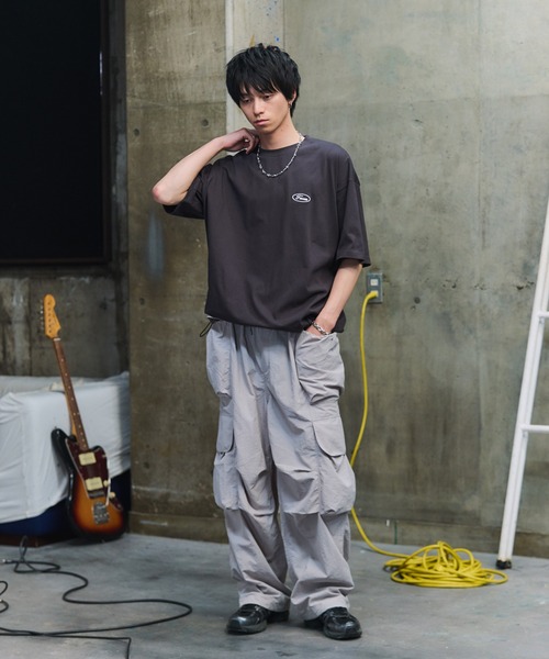 ILL'S(イルズ)の「マルチポケット ナイロンカーゴパンツ 裾ドローコード ワイドパンツ(カーゴパンツ・メンズ・グレー/チャコールグレー/ブラック・M/L)」の22枚目の写真