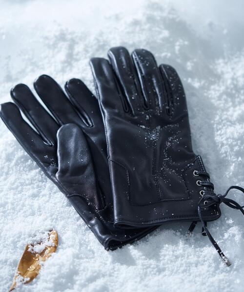 tk.TAKEO KIKUCHI（ティーケータケオキクチ）の「【本革／ギフトにおススメ】レースアップグローブ（手袋・メンズ・ブラック/ブラック系・00）」の2枚目の写真